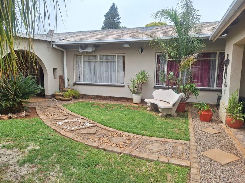 3 Bedroom Property for Sale in Flamwood North West
